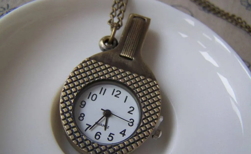 1 PC of Antique Bronze Tennis Racket Pocket Watch A4614