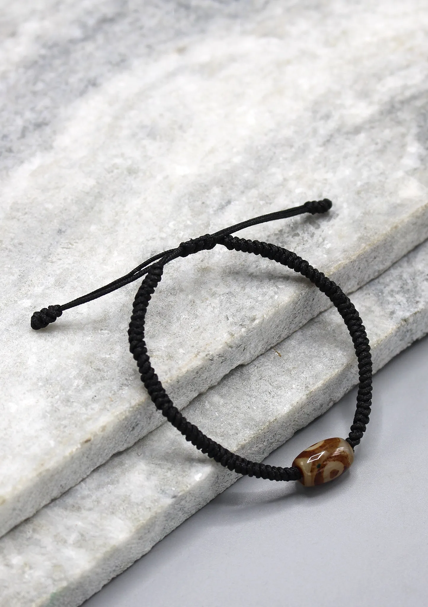 Black Color Lucky Knots Bracelet with Dzi Bead