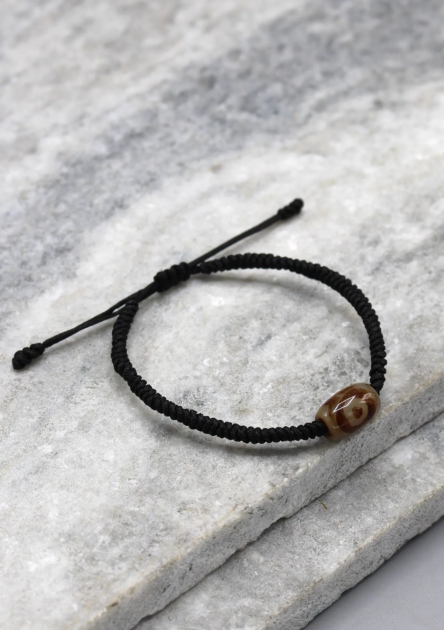 Black Color Lucky Knots Bracelet with Dzi Bead