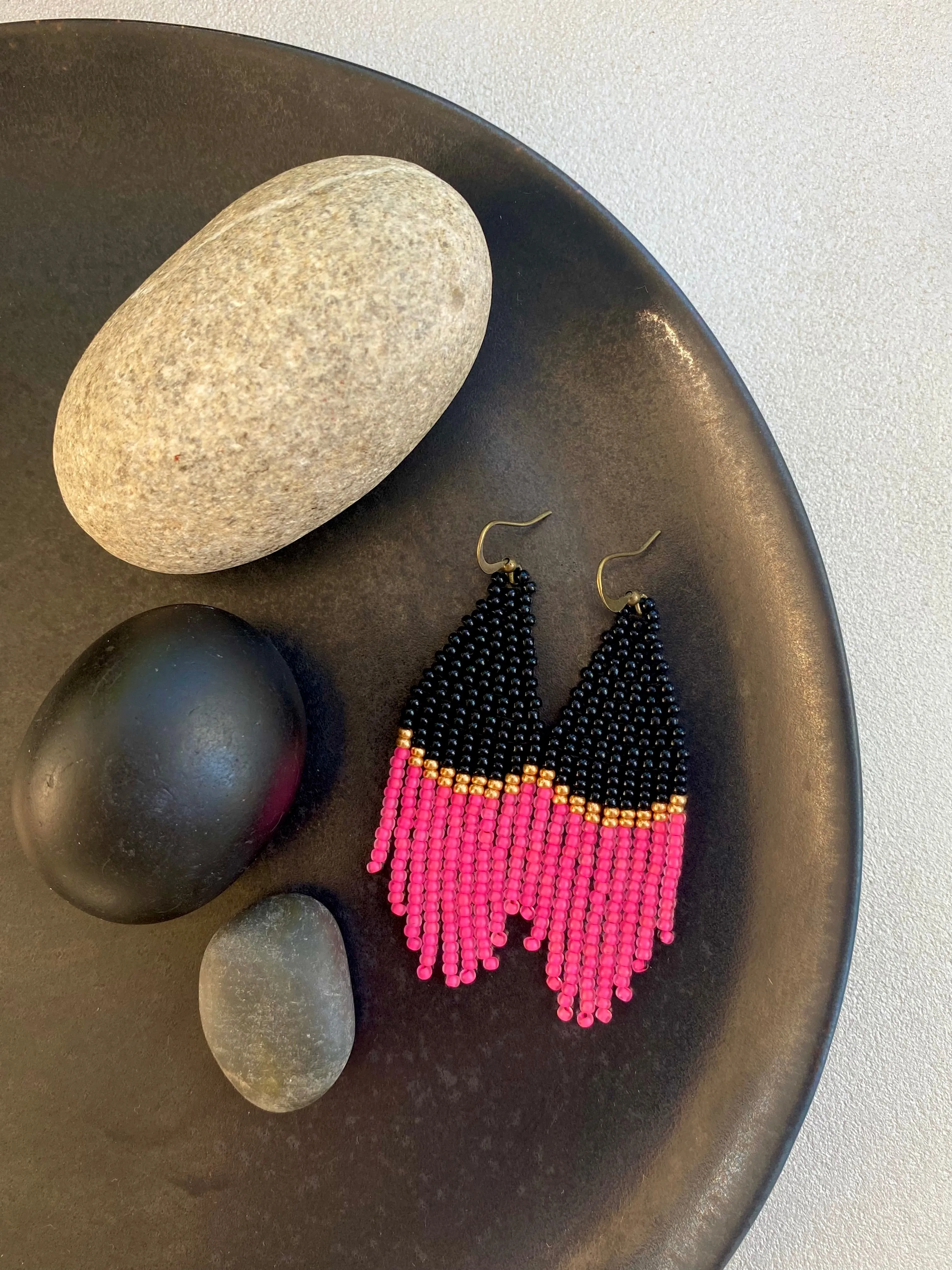 Black Gold Pink Seed Bead Fringe Earrings, Handmade Chandelier Earrings, Aesthetic earrings, Fuchsia Earring, Dangle Statement Earring Boho