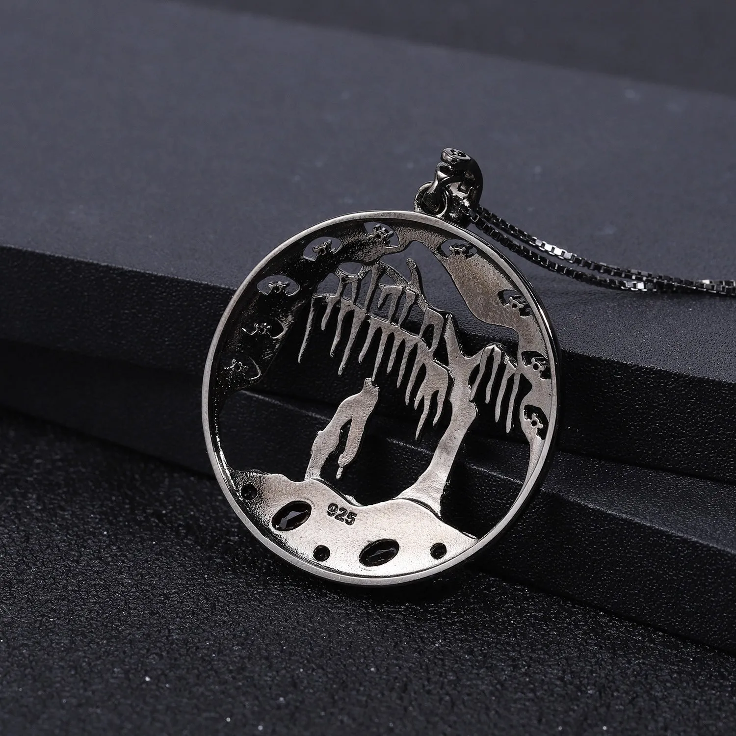Dark Retro Style Inlaid Natural Colourful Gemstone Forest Circle Pendant Silver Necklace Pendant for Women