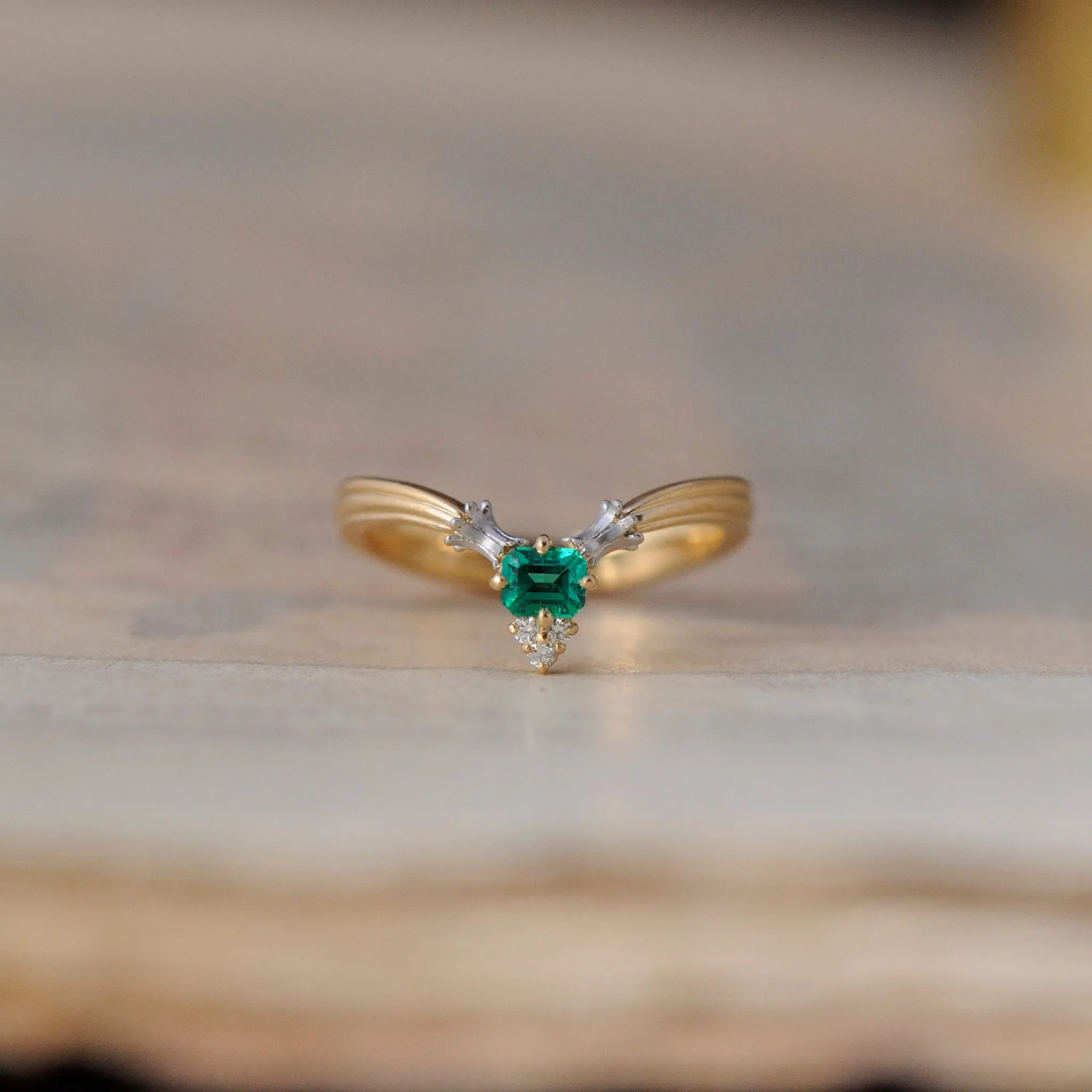 grace line tiara ring エメラルドティアラリング