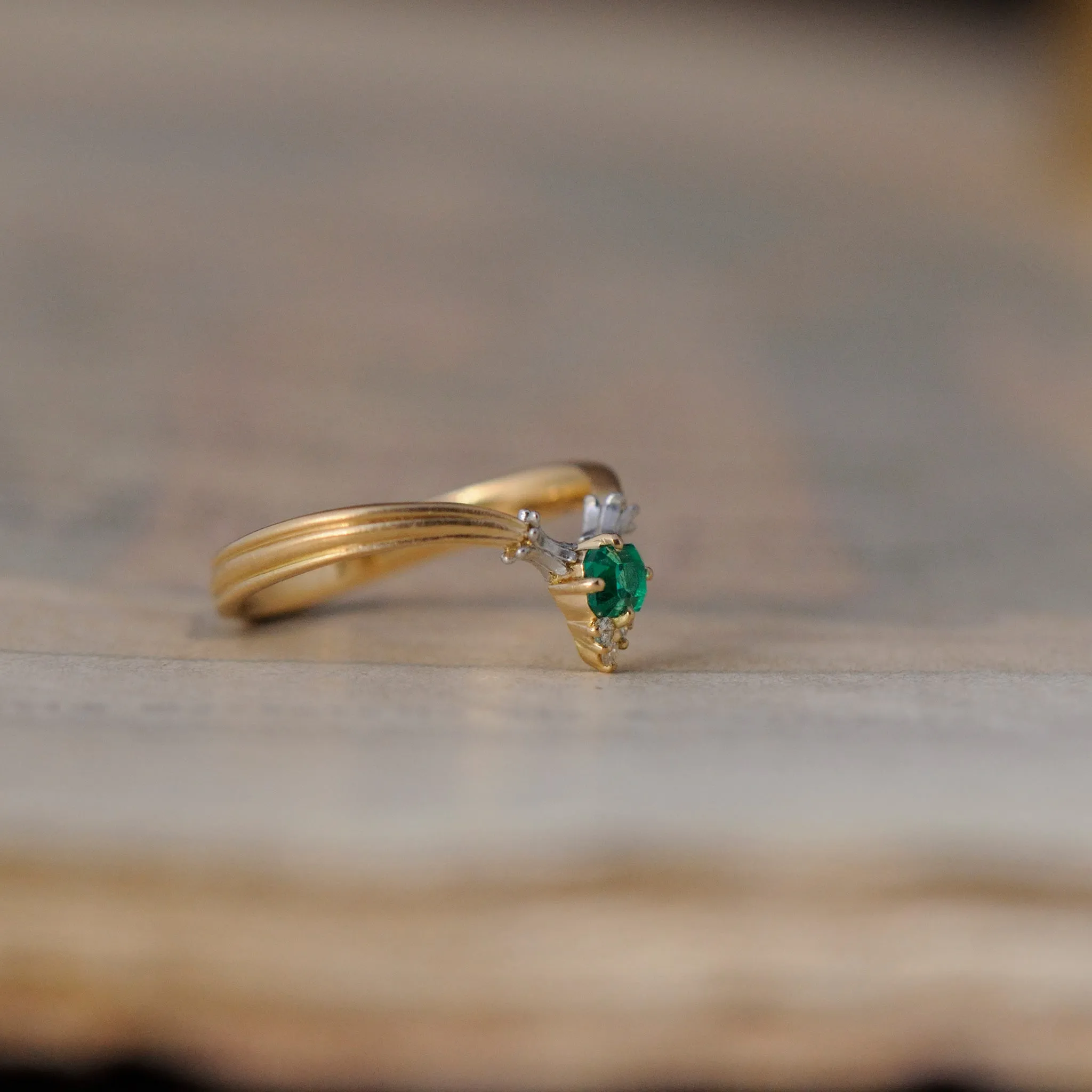 grace line tiara ring エメラルドティアラリング