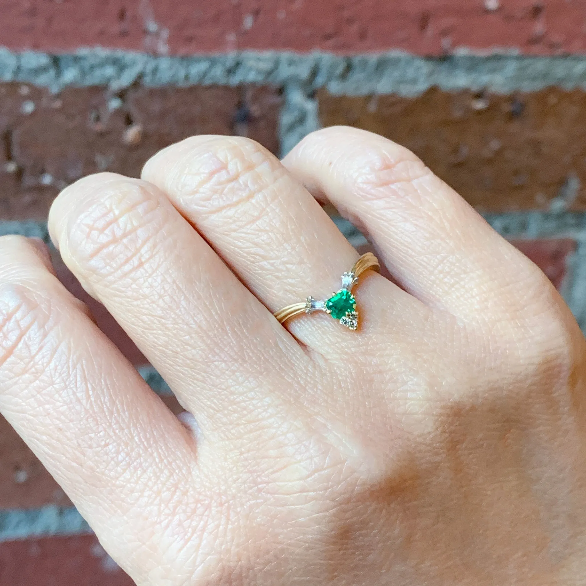 grace line tiara ring エメラルドティアラリング