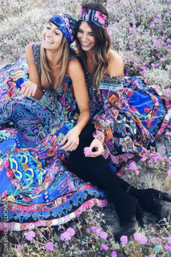 LARGE SQUARE SCARF PRETTY PRECESSION