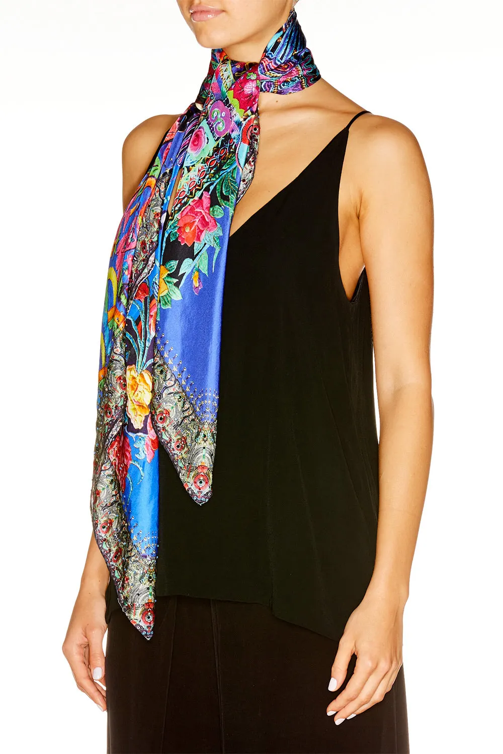 LARGE SQUARE SCARF PRETTY PRECESSION