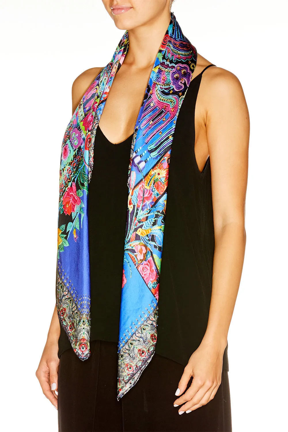 LARGE SQUARE SCARF PRETTY PRECESSION