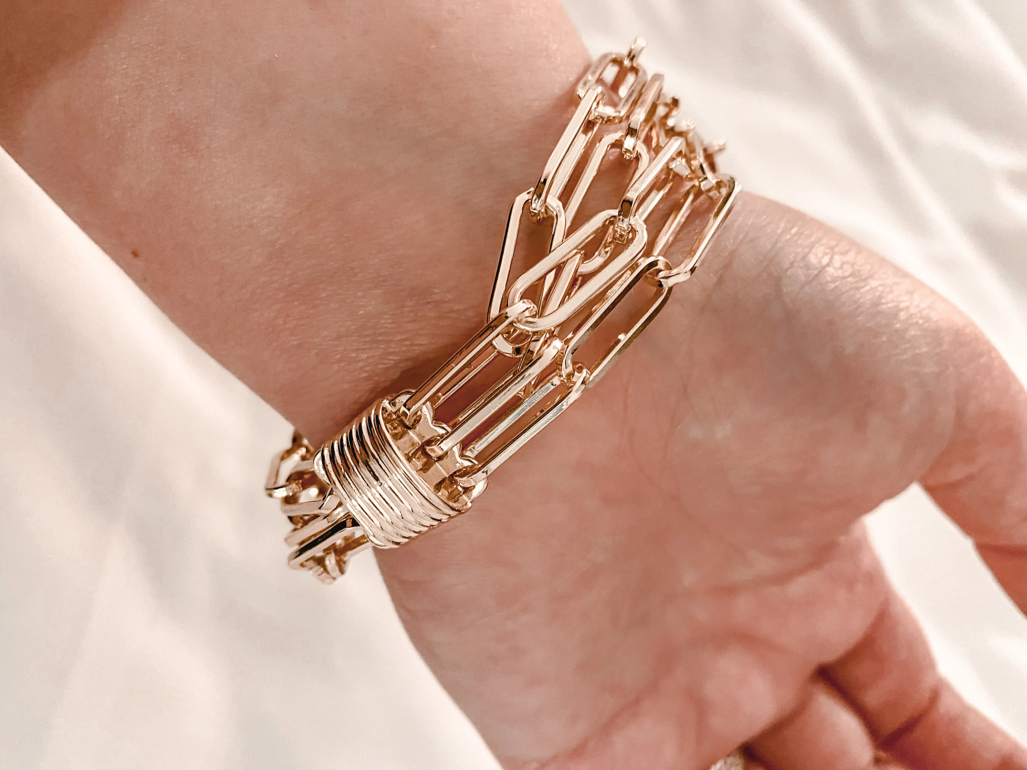MAGNETIC CHAIN BRACELET STACKS