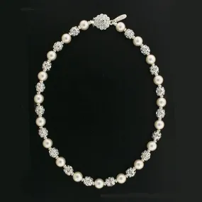 Pearl Necklace with Detailed Metal Accents