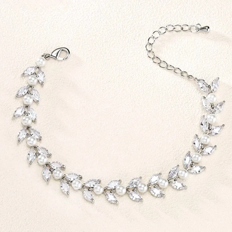 "Sadie" - Pearl Bridal Bracelet - Available in Silver, Rose Gold and Yellow Gold