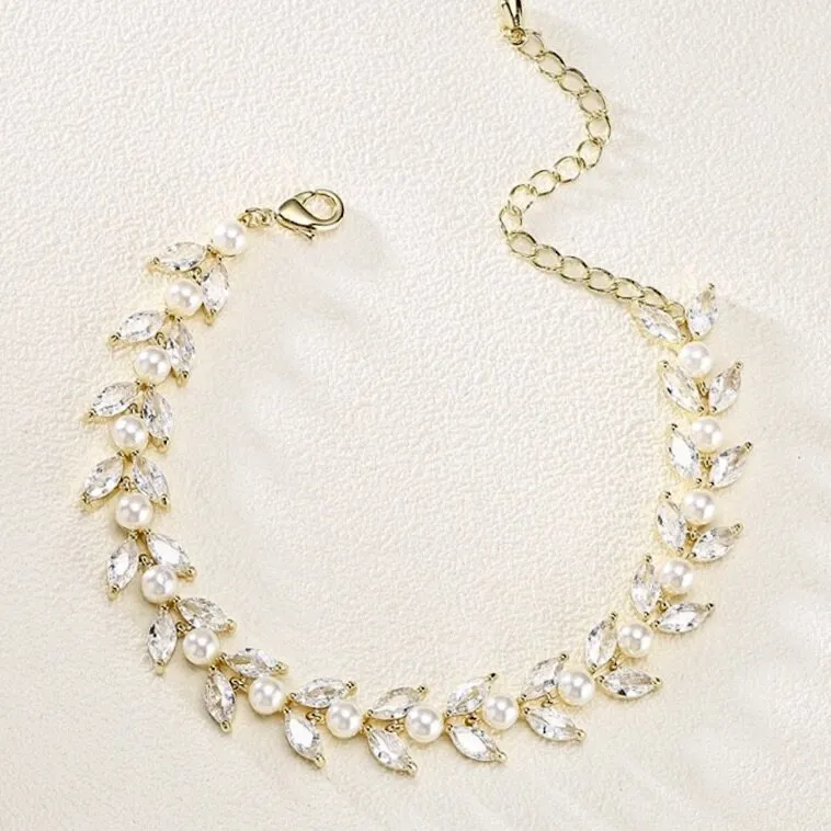 "Sadie" - Pearl Bridal Bracelet - Available in Silver, Rose Gold and Yellow Gold