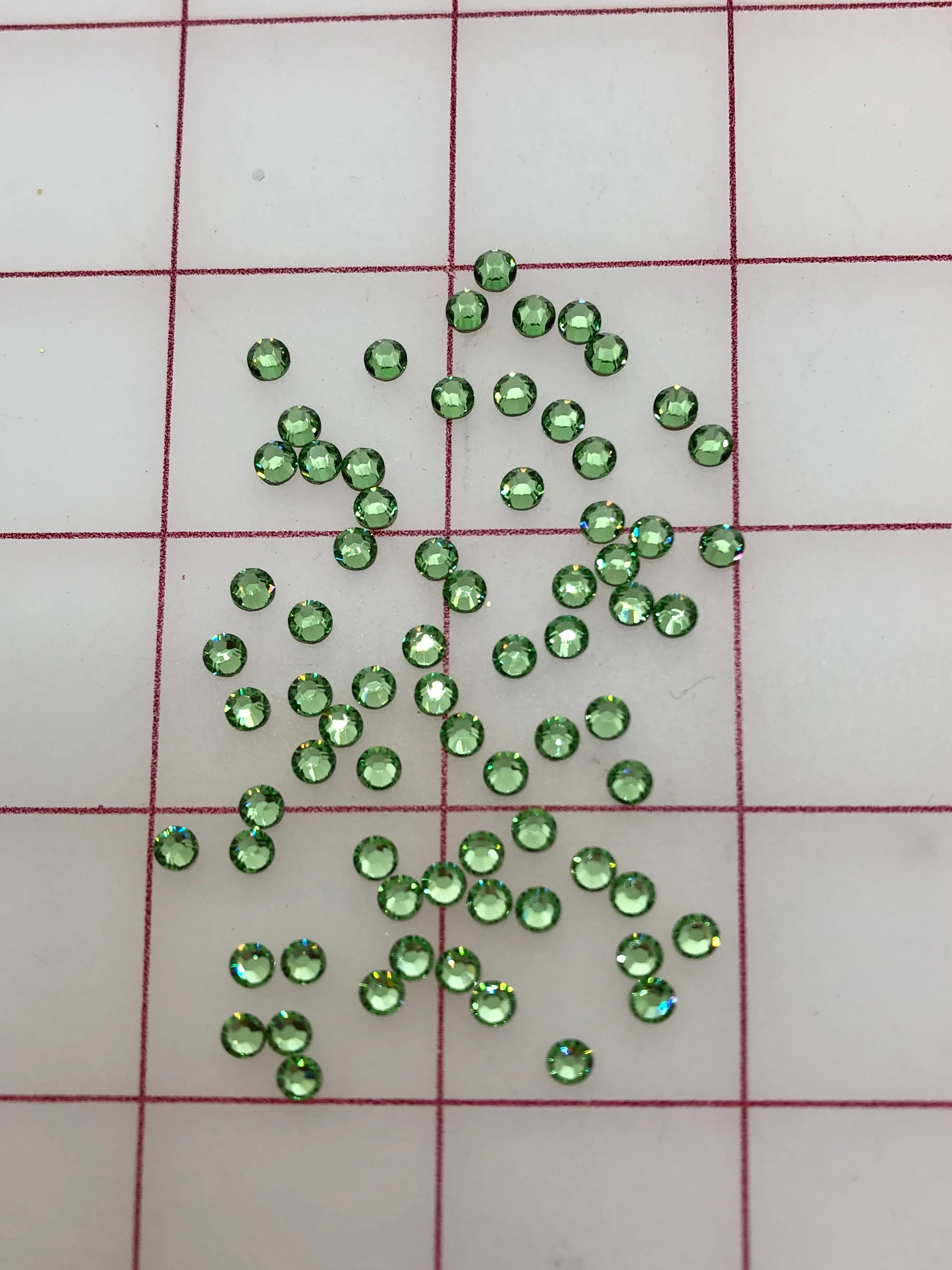 Rhinestones - 16ss Swarovski Hot Fix Peridot 1/2GR