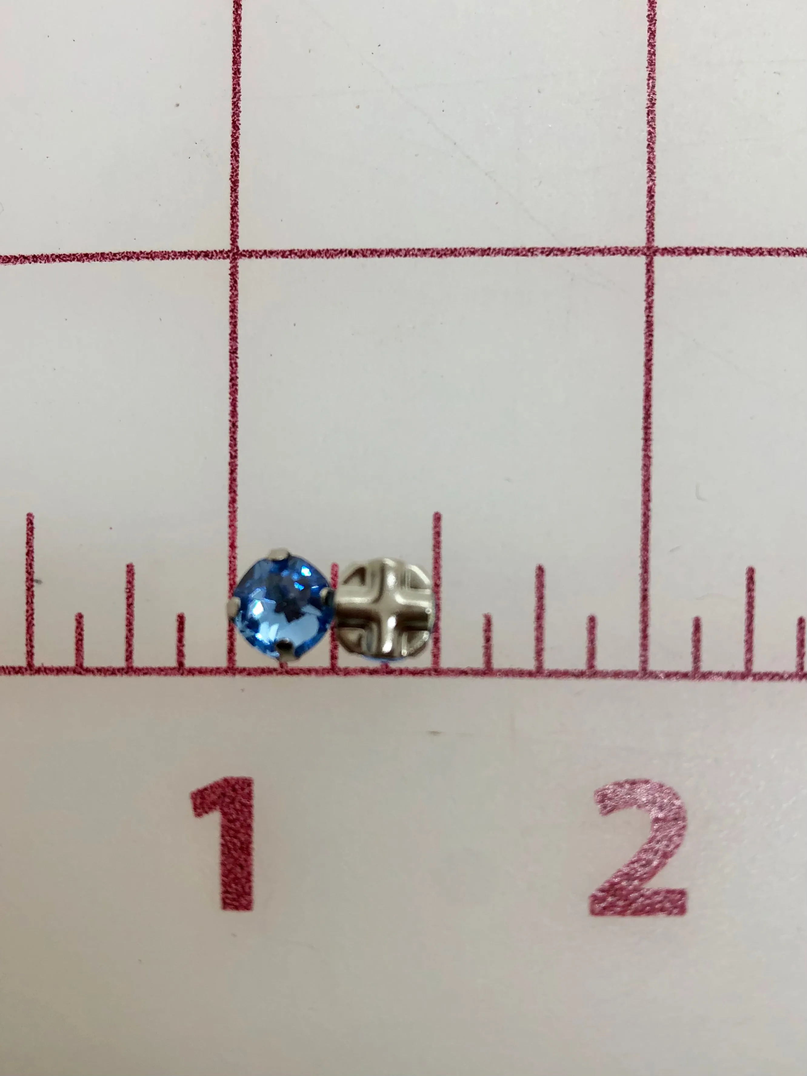 Rhinestones - 30SS Czech Bright-Cut Rose Montees Medium Sapphire 12-Pack