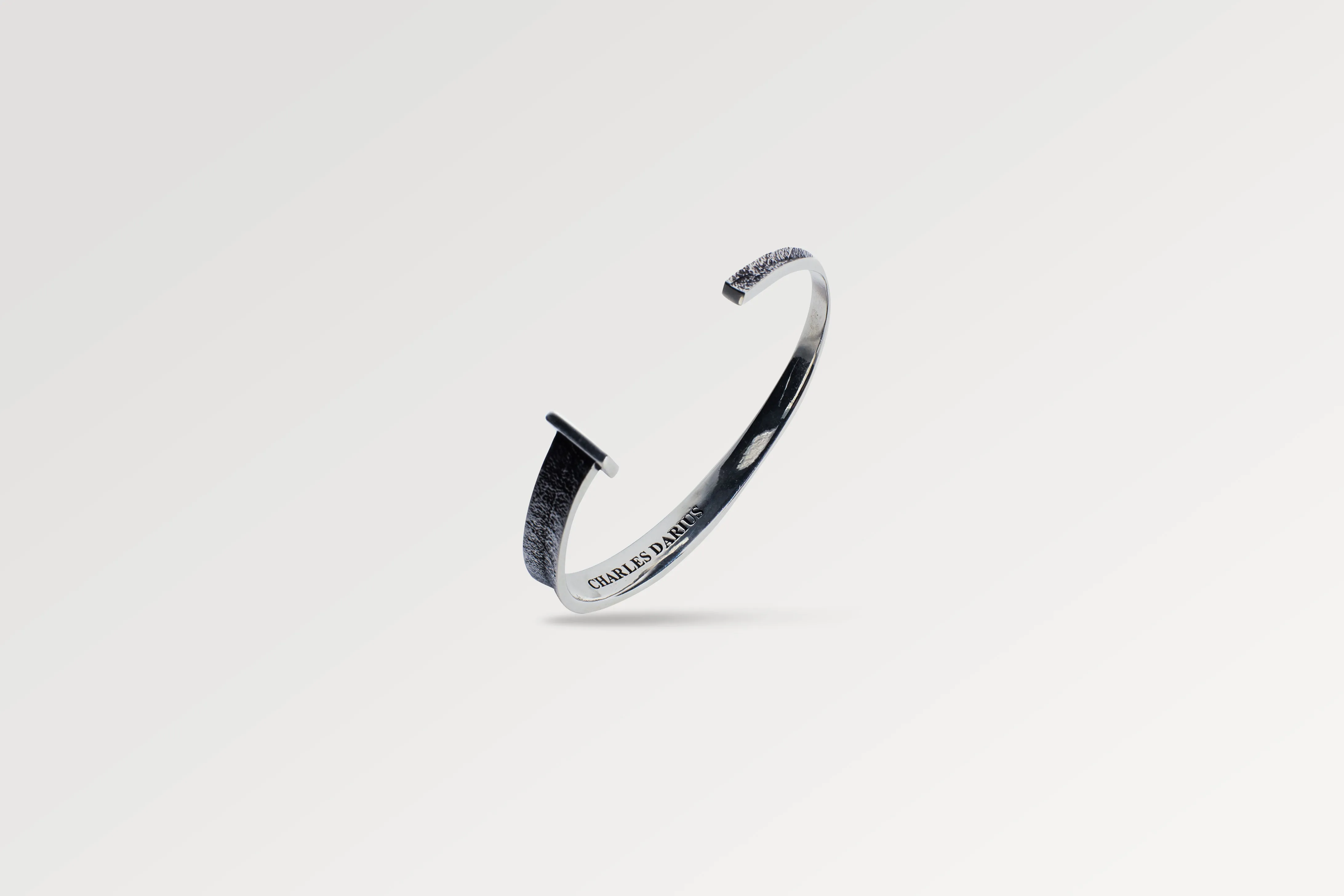 Silver bangle Colaphizo