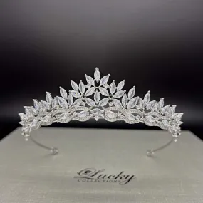 Small Tiara for a Refined Look, Zirconia Crown for Bride, Quince Corona
