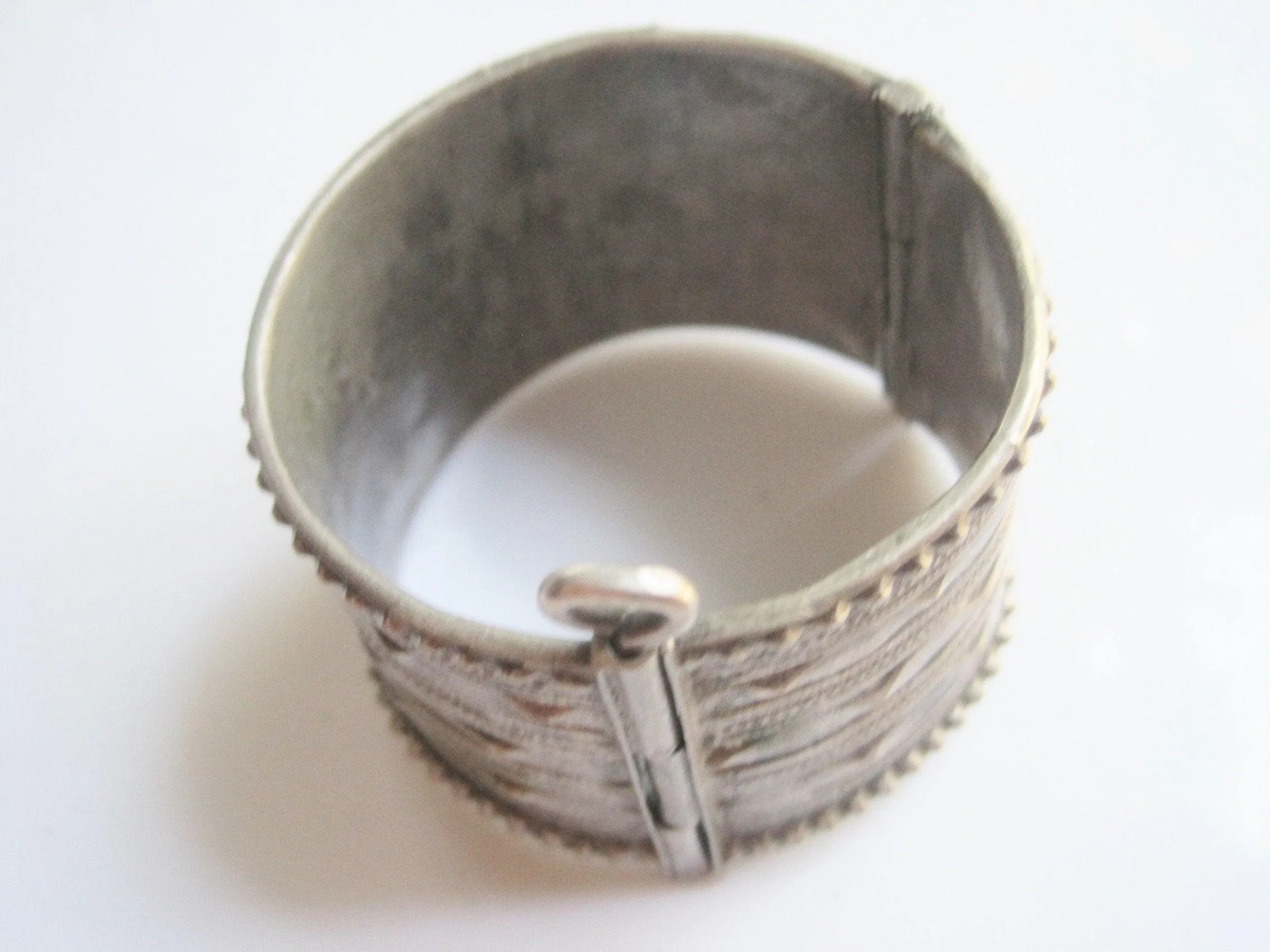 Vintage Tribal Indian Silver Bracelet with Hinge