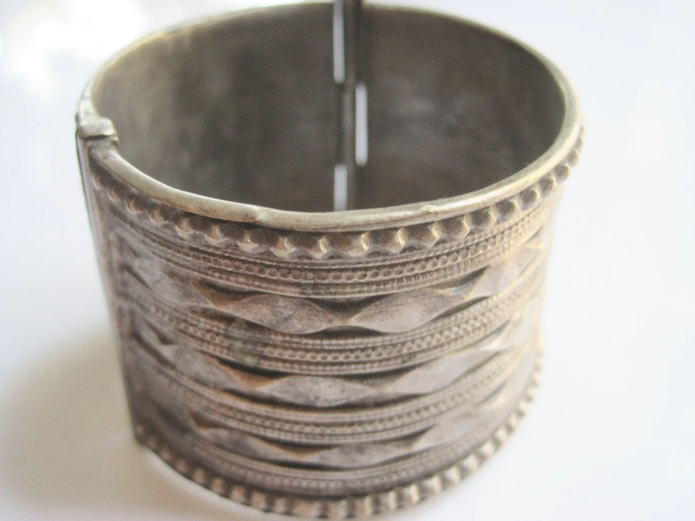 Vintage Tribal Indian Silver Bracelet with Hinge