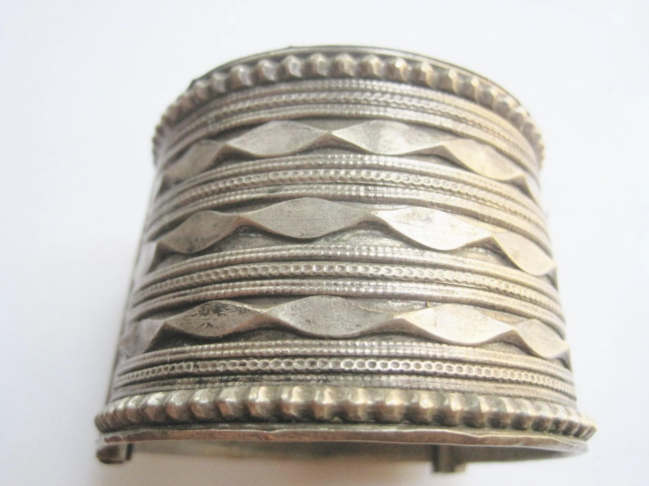 Vintage Tribal Indian Silver Bracelet with Hinge