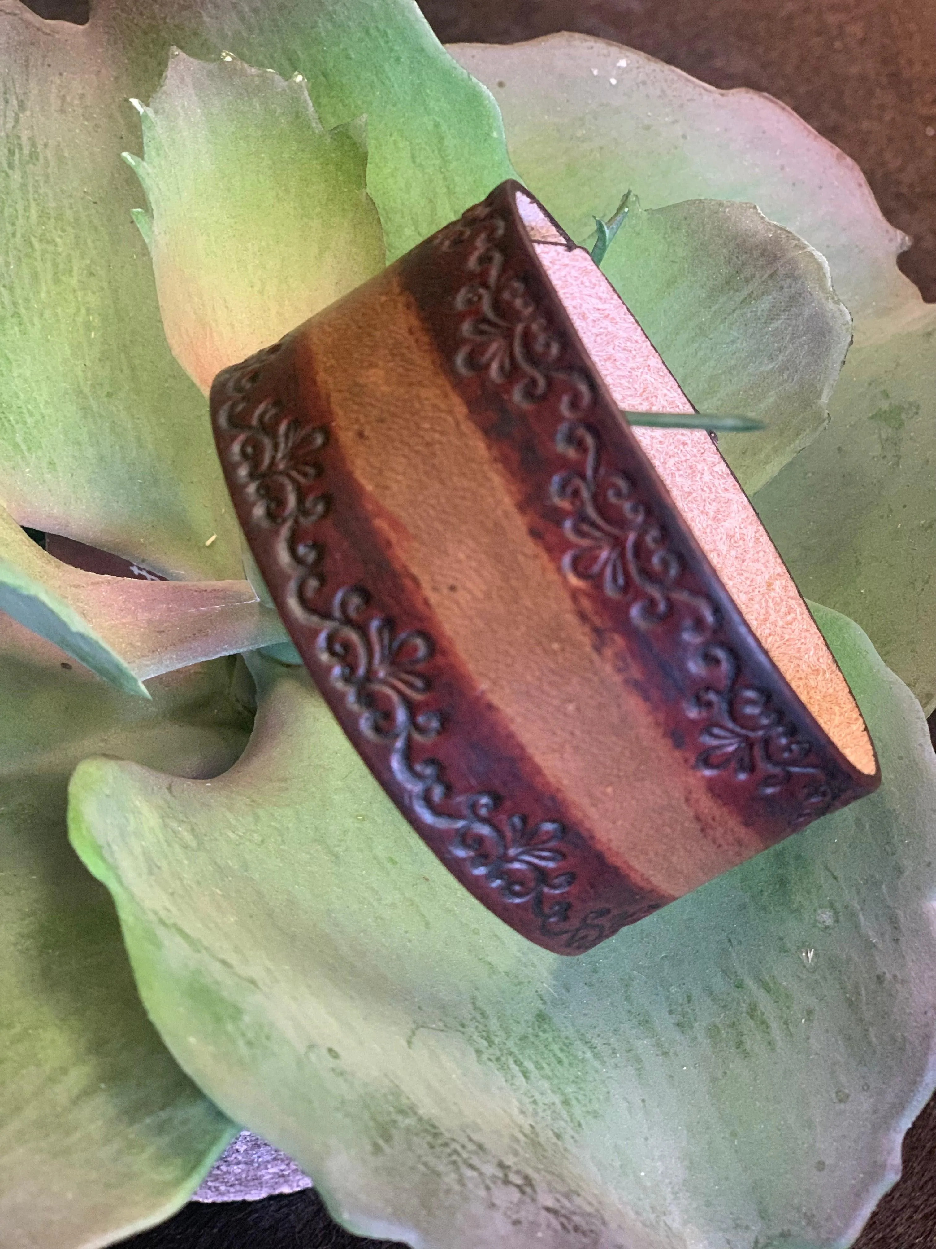 Women's Tooled Leather Cuff Bracelet 4462